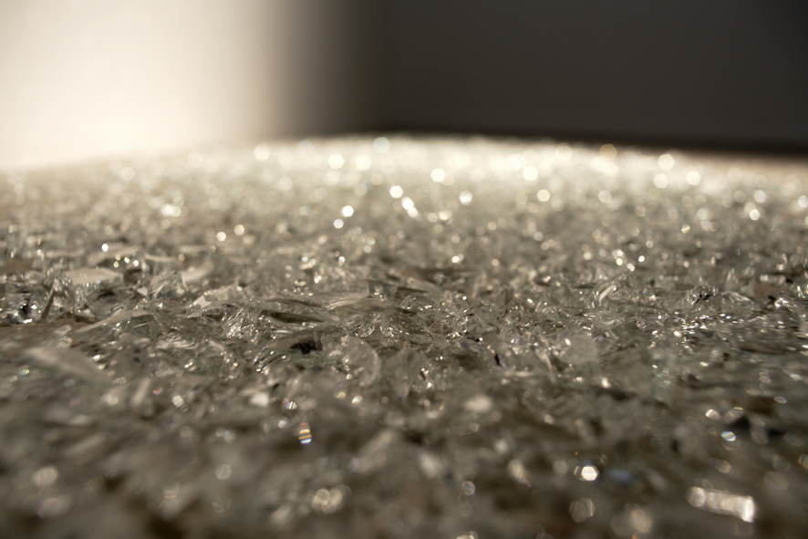 Olga Simón, going through, atravesando. exhibition exposición, Las cigarreras, Alicante art arte, 2016 ,Jardín polar, Polar garden, Tears 2015, Lágrimas 2015, installation, instalación,
