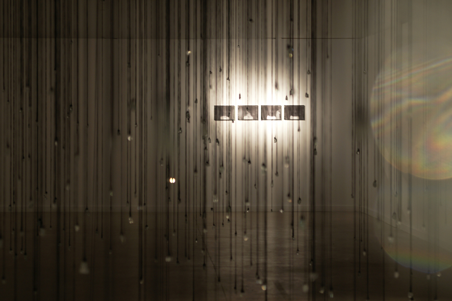 Olga Simón, going through, atravesando. exhibition exposición, Las cigarreras, Alicante art arte, 2016 ,Jardín polar, Polar garden, Tears 2015, Lágrimas 2015, installation, instalación,