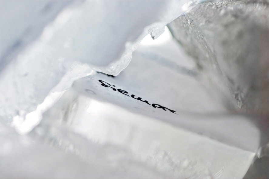 Siempre, always, Jardín polar, Tears 2015, Lágrimas 2015, installation, instalación, Olga Simón, going through, atravesando, 2016, exhibition exposición, Las cigarreras, Alicante art arte