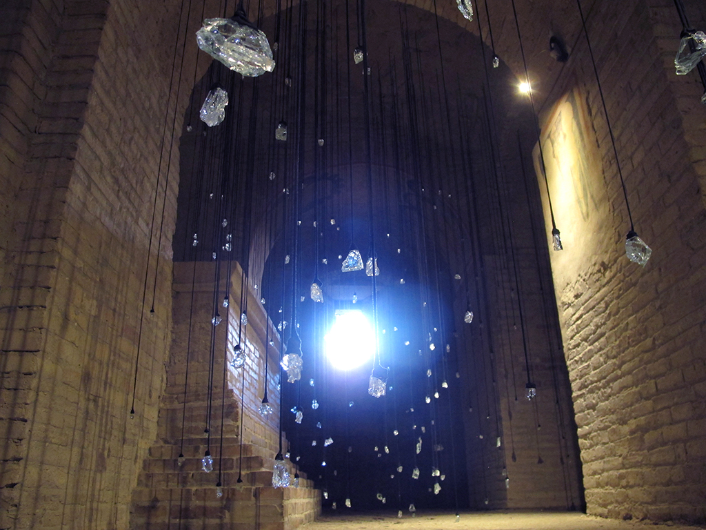 Tears 2015, Lágrimas 2015, installation, instalación, Olga Simón, Stills of peace. exhibition exposición, Atri, Italy Italia,, art arte, cristal tears, lágrimas, blue, azul