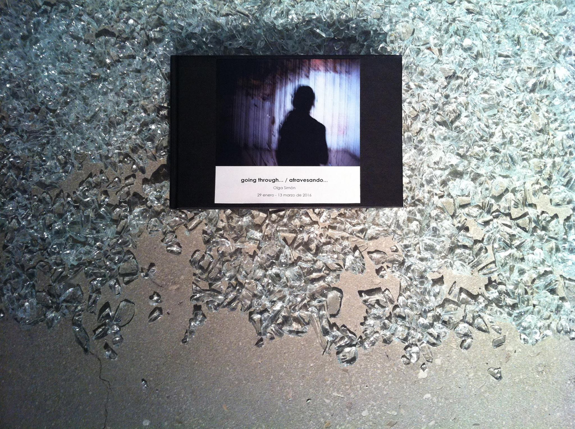 Olga Simón, going through, atravesando, guided tour, visita guiada, exhibition exposición, Las cigarreras, Alicante art arte, 2016 ,Jardín polar, Polar garden, Tears 2015, Lágrimas 2015, installation, instalación, dream, dream 2013, circular ruins, ruinas circulares, always, siempre