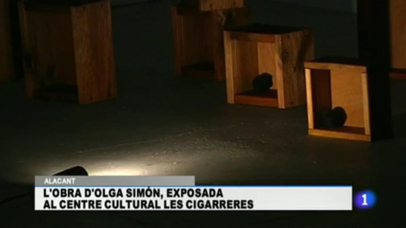 tv, TV, Televisión Española, Olga Simón, going through, atravesando. exhibition exposición, Las cigarreras, Alicante art arte, 2016 ,Jardín polar, Polar garden, Tears 2015, Lágrimas 2015, installation, instalación, 