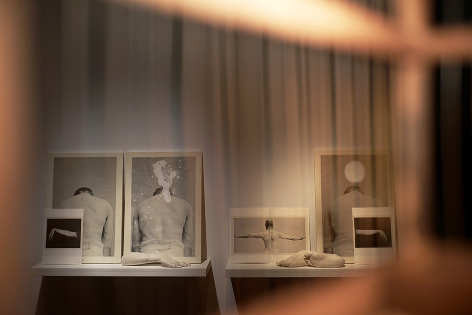 006 Olga Simón · Empty house installation · Instalación Casa vacía · Arte Contemporáneo · Contemporary art · #olgasimonvisualartist · Exhibition · Exposición · Photography · Fotografía · Antiguedades