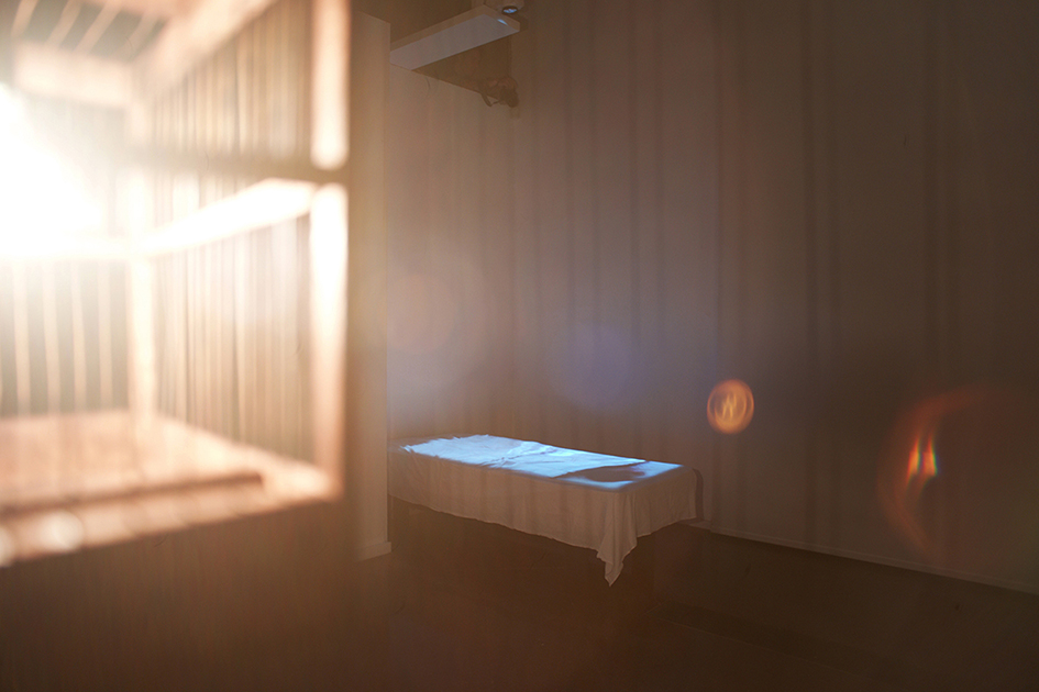 010 Olga Simón · Empty house installation · Instalación Casa vacía · Arte Contemporáneo · Contemporary art · #olgasimonvisualartist · Exhibition · Exposición · Photography · Fotografía · Antiguedades