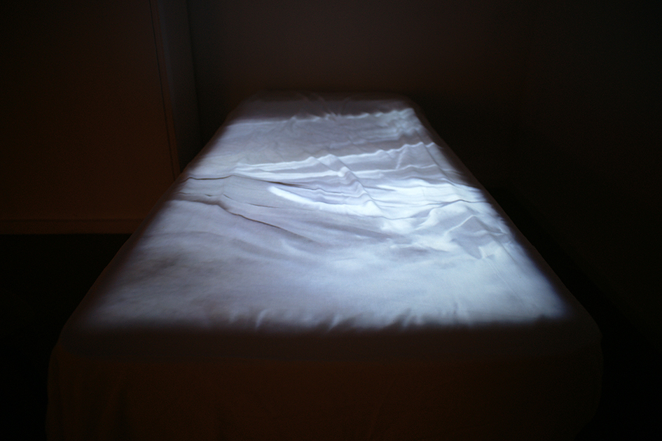 011 Olga Simón · Empty house installation · Instalación Casa vacía · Arte Contemporáneo · Contemporary art · #olgasimonvisualartist · Exhibition · Exposición · Photography · Fotografía · Antiguedades