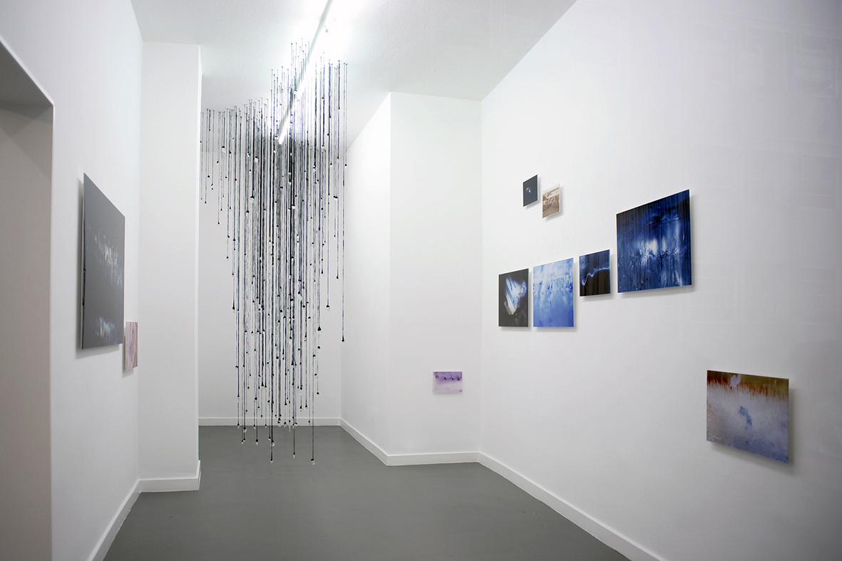 223 Lágrimas en el jardín polar. 223 Tears. 223 Tränen im polartarten. Olga Simón. Galería 100 kubik Colonia Alemania. Instalación y Fotografía