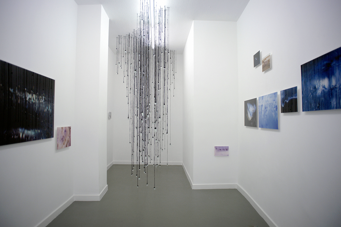 223 Lágrimas en el jardín polar. 223 Tears. 223 Tränen im polartarten. Olga Simón. Galería 100 kubik Colonia Alemania. Instalación y Fotografía