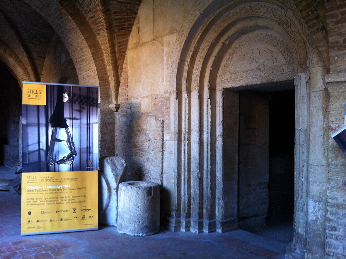 Tears 2015, Lágrimas 2015, installation, instalación, Olga Simón, Stills of peace. exhibition exposición, Atri, Italy Italia,, art arte, cristal tears, lágrimas, blue, azul, Museo Capitolare, Cripta de la catedral. Catedral de Atri, Tears, Lágrimas, dream 2013, Fallen Tear / Lágrima caída, Contained Tear, Lágrima contenida.