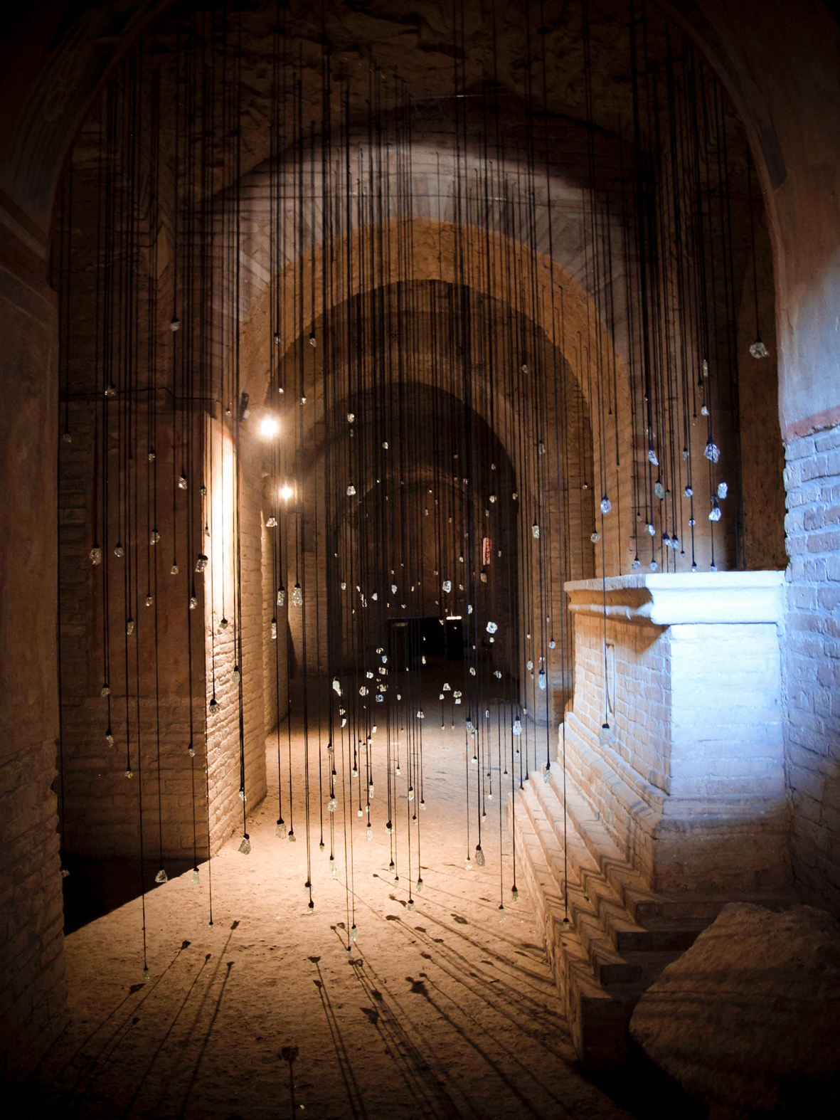 Tears 2015, Lágrimas 2015, installation, instalación, Olga Simón, Stills of peace. exhibition exposición, Atri, Italy Italia,, art arte, cristal tears, lágrimas, blue, azul, Museo Capitolare, Cripta de la catedral. Catedral de Atri, Tears, Lágrimas, dream 2013, Fallen Tear / Lágrima caída, Contained Tear, Lágrima contenida.
