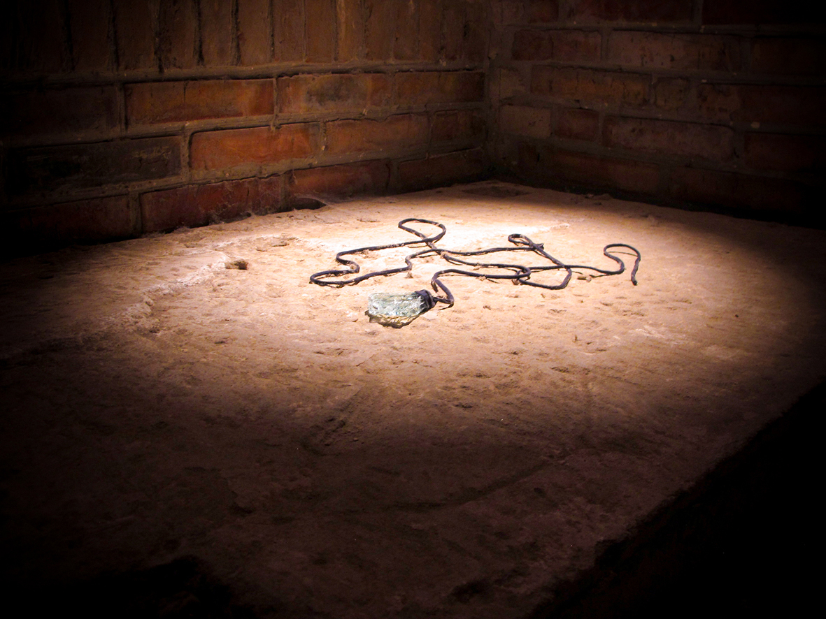 Tears 2015, Lágrimas 2015, installation, instalación, Olga Simón, Stills of peace. exhibition exposición, Atri, Italy Italia,, art arte, cristal tears, lágrimas, blue, azul, Museo Capitolare, Cripta de la catedral. Catedral de Atri, Tears, Lágrimas, dream 2013, Fallen Tear / Lágrima caída, Contained Tear, Lágrima contenida.