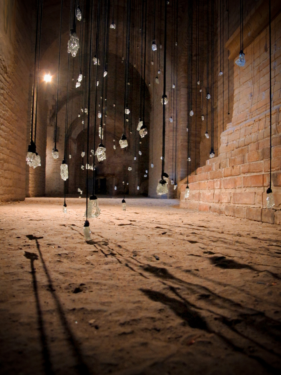 Tears 2015, Lágrimas 2015, installation, instalación, Olga Simón, Stills of peace. exhibition exposición, Atri, Italy Italia,, art arte, cristal tears, lágrimas, blue, azul, Museo Capitolare, Cripta de la catedral. Catedral de Atri, Tears, Lágrimas, dream 2013, Fallen Tear / Lágrima caída, Contained Tear, Lágrima contenida.