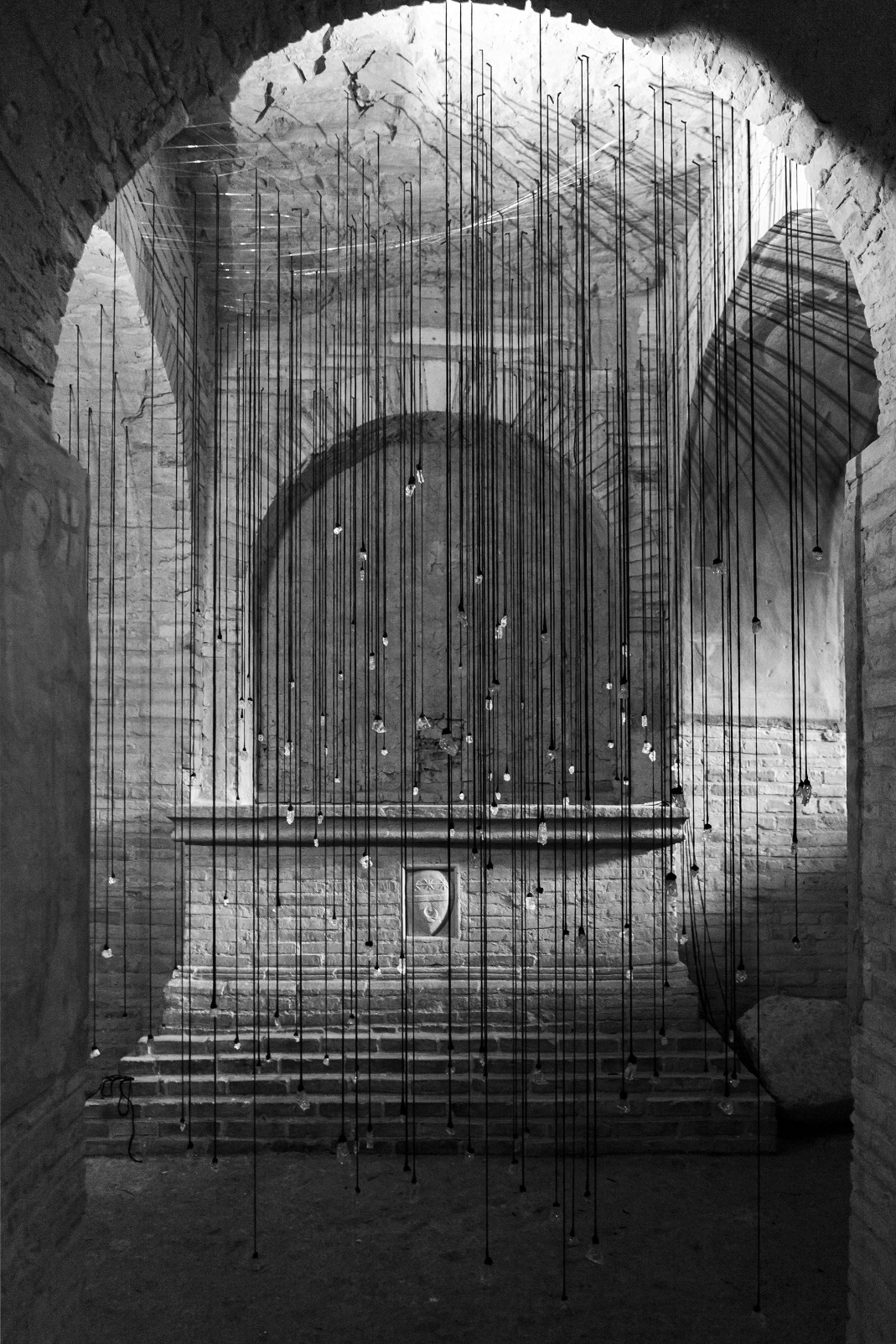 Tears 2015, Lágrimas 2015, installation, instalación, Olga Simón, Stills of peace. exhibition exposición, Atri, Italy Italia,, art arte, cristal tears, lágrimas, blue, azul, Museo Capitolare, Cripta de la catedral. Catedral de Atri, Tears, Lágrimas, dream 2013, Fallen Tear / Lágrima caída, Contained Tear, Lágrima contenida.