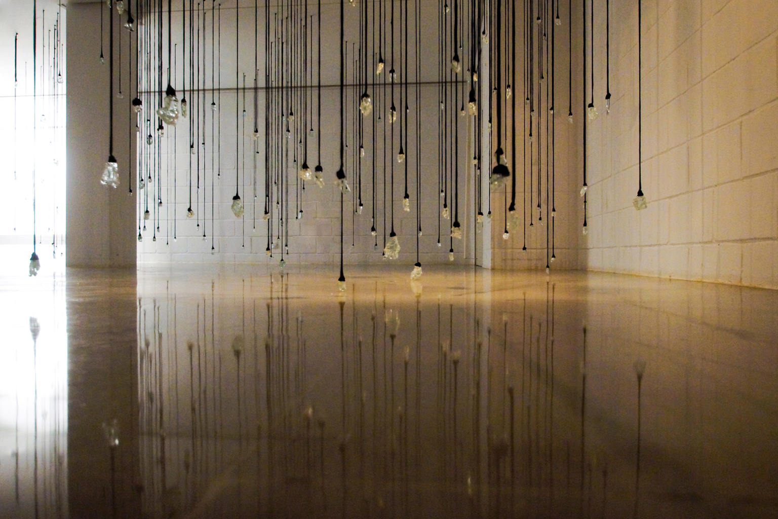 Tears, 2015 / Lágrimas, 2015 In collaboration with Adora Calvo Gallery and curator Carlos Delgado Mayordomo Solo exhibition Olga Simón Centro Cultural Pérez de la Riva Las Rozas Madrid Spain 28th January – 29th February 2015 'Tears 2015' exhibition - Exposición 'Lagrimas 2015' - Galería Adora Calvo - Comisario Carlos Delgado Mayordomo - Centro Cultural Pérez de la Riva - Sala Maruja Mallo - Las Rozas Madrid - Tears 2015 - Lágrimas 2015 - Contained Tear - Lágrima contenida - Fallen Tear - Lágrima caída - Jardín polar -