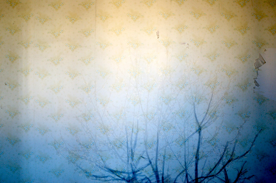 Obra de la serie 'Empty House' de Olga Simón, publicada en el libro 'Malas' (UNED) 2014, galardonado con el Premio UNE 2015 a la mejor monografía sobre Arte y Humanidades